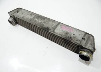 CHŁODNICA INTERCOOLERA BMW E60 E61 LCI 306D3 7795823 (4295779)