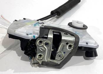 ZAMEK DRZWI PRAWY PRZÓD TOYOTA COROLLA E21 Sedan/Limuzyna