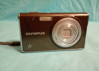 Piwny Olympus FE 4040. Bardzo ładny kompakcik.