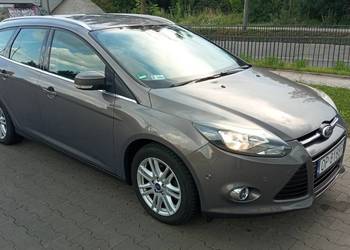 Ford Focus 2014 r. Kombi, TITANIUM, Hak, Bardzo ładny