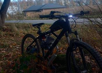 Witam sprzedam rowerz z silnikem spalinowym 80cc Witam sprzedam rowerz z silnikem spalinowym 80cc