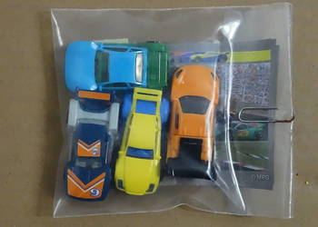 Seria Kinder Niespodzianka – Auto Wyścigówki komplety + Ulotki BPZ + Naklej