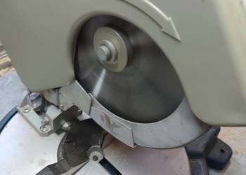 Piła ukośnica 1050W 230V pilarka piłka piła ukosowa