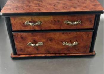 Szkatułka na biżuterię