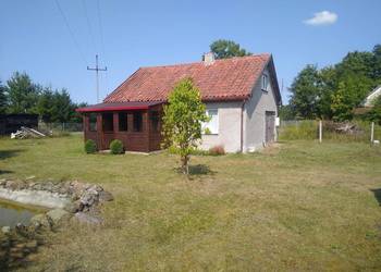 Działka budowlana z budynkami