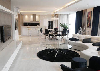 Apartament: 3 pokoje, 2 łazienki, garaż