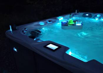 MEGA jacuzzi Eternal WIFI - OŚWIETLENIE, AUDIO, DYSZE
