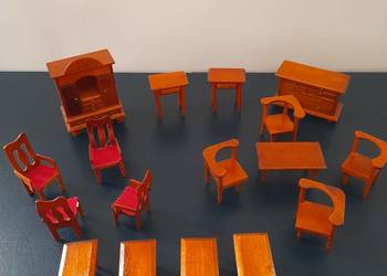 Zestaw angielskich mebelek vintage do domku dla lalek 1:12