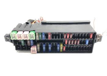 SKRZYNKA BEZPIECZNIKÓW SKODA FABIA III 6C0937615A Hatchback 1.0 95KM