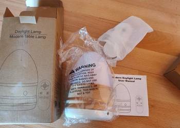 nowoczesna lampa stołowa typu "Daylight Lamp"