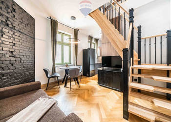 Dwupoziomowe loftowe mieszkanie kamienica Jeżyce