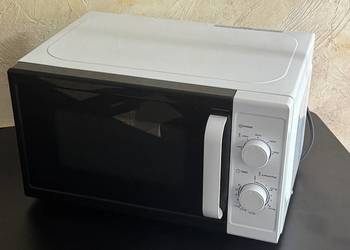 Dobra kuchenka mikrofalowa MIDEA - praktycznie nie używana