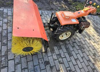 Zamiatarka szczotka spalinowa