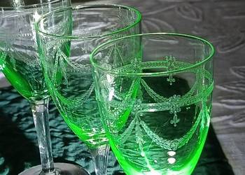 Antyczne kieliszki uranowe  6 sztuk.