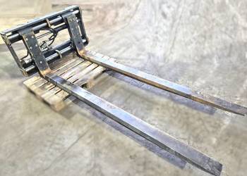 Pozycjoner wideł do wózka widłowego 4000kg  3A , widły 240 cm
