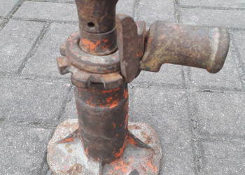 Zabytkowy podnośnik śrubowy