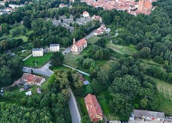 Działka inwestycyjna w mieście z mediami