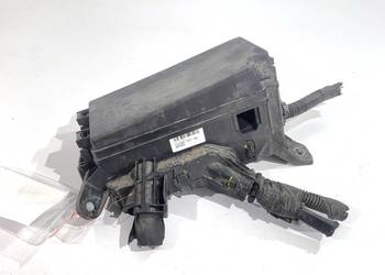 SKRZYNKA BEZPIECZNIKÓW TOYOTA COROLLA E21 82641-47050-A Sedan/Limuzyna