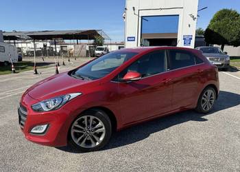 Hyundai i30 1.6 BENZYNA Klimatronik Nawigacja Kamera Ledy Koła Lato+Zima