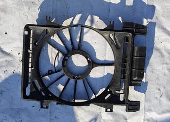 Toyota Yaris obudowa wentylatora