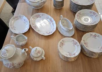 SERWIS PORCELANOWY 12 OSÓB PRODUCENT ZAKŁADY PORCELANY STOLOWEJ "KAROLINA "