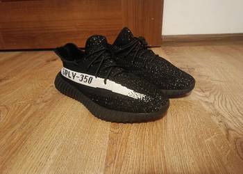 Buty yeezy w rozmiarze 44