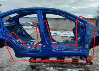 Subaru WRX STI 2015 bok prawy próg prawa strona słupek a b środkowy 