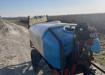 Opryskiwacz sadowniczy do porzeczek, agrestu, malin lub winorośli