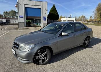 Mercedes C 1.8 BENZYNA Klimatronik Nawigacja Ledy Podgrzewane Fotele Mercedes C 1.8 BENZYNA Klimatronik Nawigacja Ledy Podgrzewane Fotele