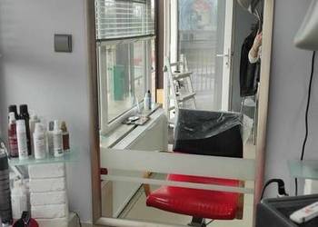 Meble Fryzjerskie firmy Ayala, myjka, 3 lustra i 3 krzesła