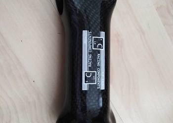 Giant mostek carbon