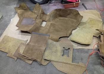 Dywan przód brązowy VW T3