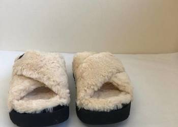 UGG Fluzz Sugar Cross Slide