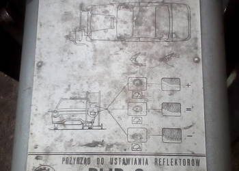 Przyżąd do ustawiania świateł samochodowych