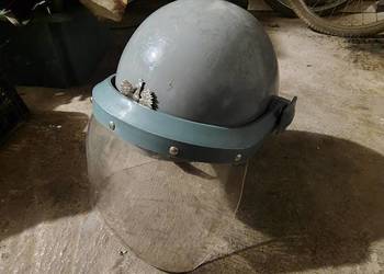 Kask orzeszek milicja