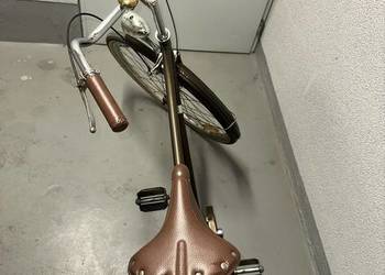 Stylowy zielony rower miejski retro