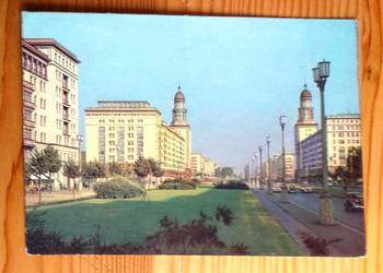 BERLIN - WIDOK NA ALEJE STALINA OBECNIE KARL-MARX-ALLEE