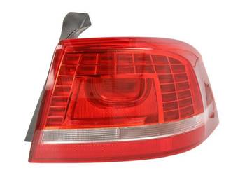 Volkswagen Passat B7 10–15 Lampa tylna prawa