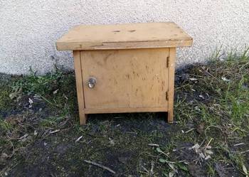 Mała ryczka, taboret ze schowkiem 249