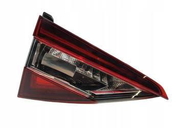 LAMPA TYŁ  W KLAPĘ LEWA KOMBI  3V9945307F Skoda Superb III (2015-)