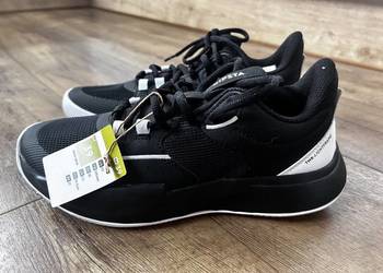 Buty sportowe Kipsta 39 buty z białą podeszwą