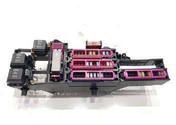 SKRZYNKA BEZPIECZNIKÓW AUDI A6 C7 4G0971845A Sedan/Limuzyna 10-18 2.0