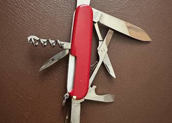 Scyzoryk nowy szwajcarskiej firmy VICTORINOX