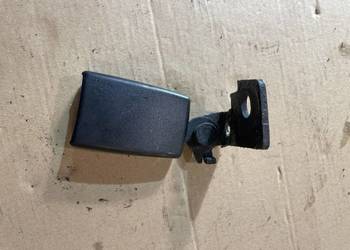 Zapinka pasa tył 13225290 opel corsa d 3d