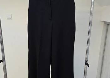 Czarne proste szerokie spodnie w kantkę eleganckie