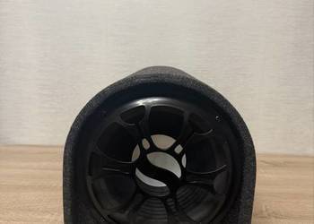 Fajny subek aktywny do auta – gra elegancko!