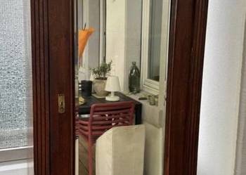 Elegancka Zabytkowa Szafa z Lustrem – Drewno