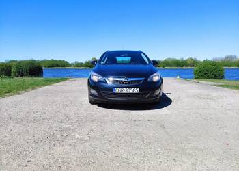 Opel Astra J rok 2012