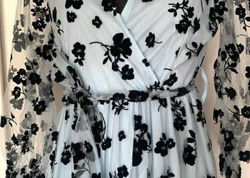 Piękna sukienka błękitna