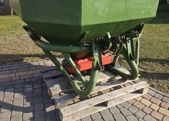 Rozsiewacz amazone 700l